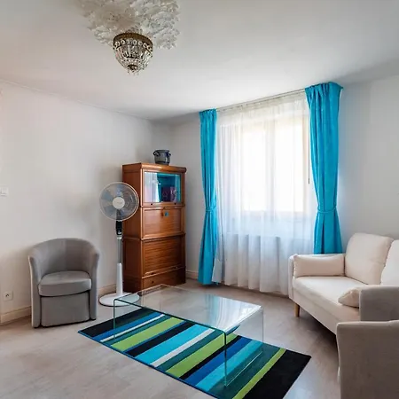 Apartment Au Coeur Du Vieux - Parking Prive & Wifi *