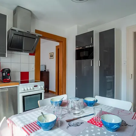 Au Coeur Du Vieux - Parking Prive & Wifi Apartment *